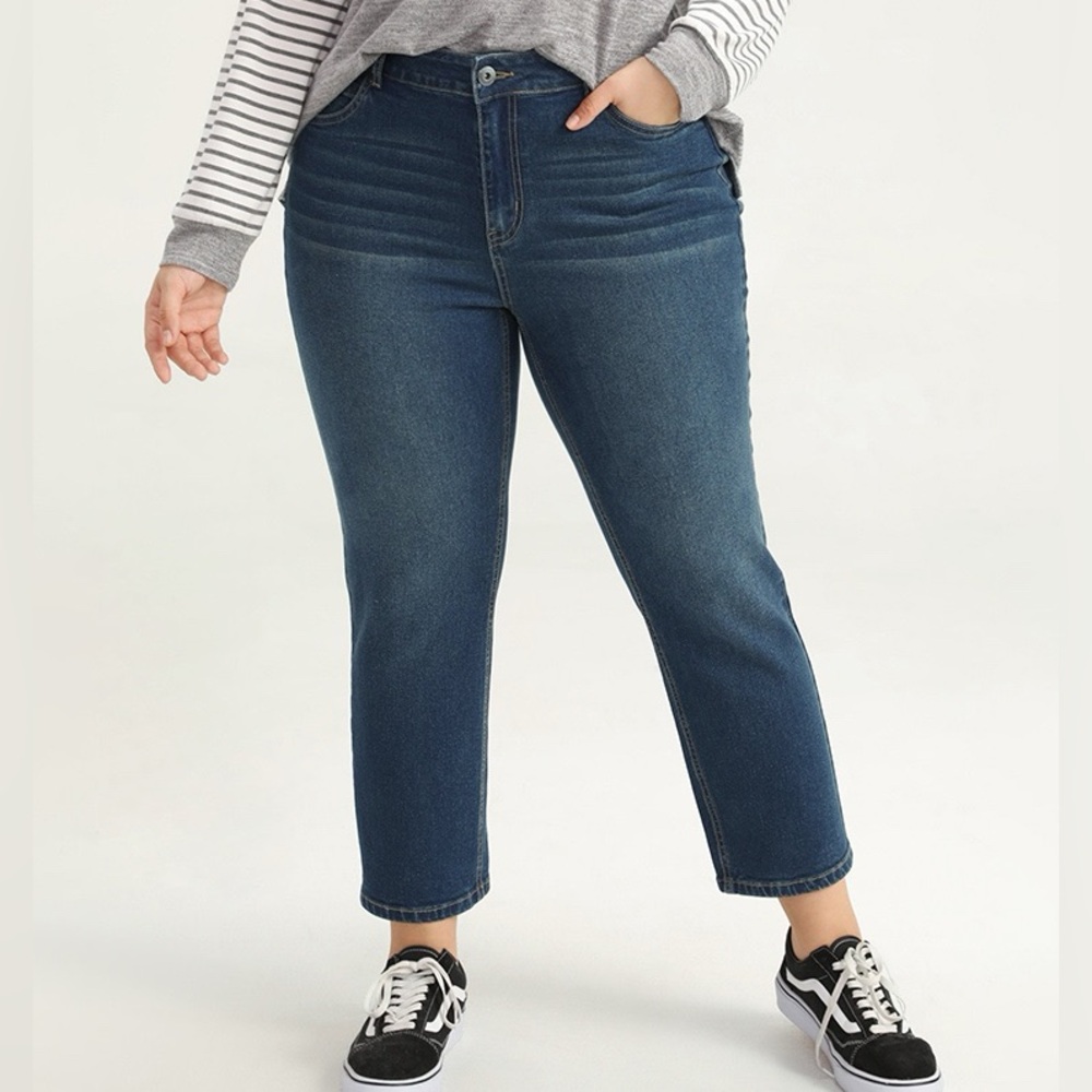 BloomChic Medium Wash Cropped Jeans Plus Size 22